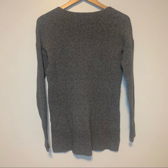 Wilfred Aritzia Henon deep V neckline grey sweater size small - Picture 8 of 12